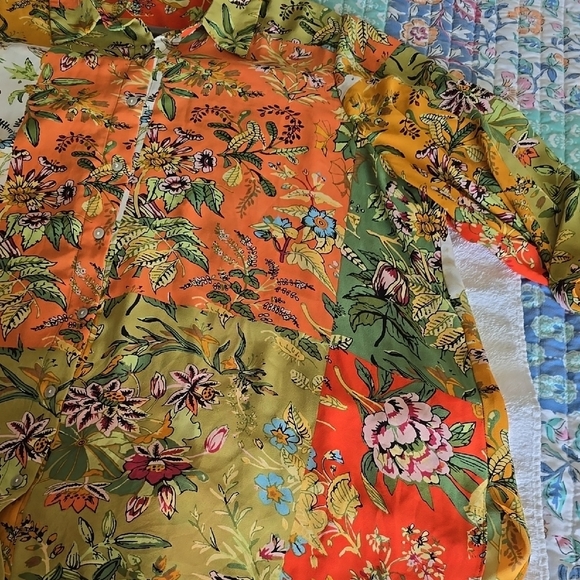 Rose & Olive Vibrant Floral Blouse - Picture 6 of 8